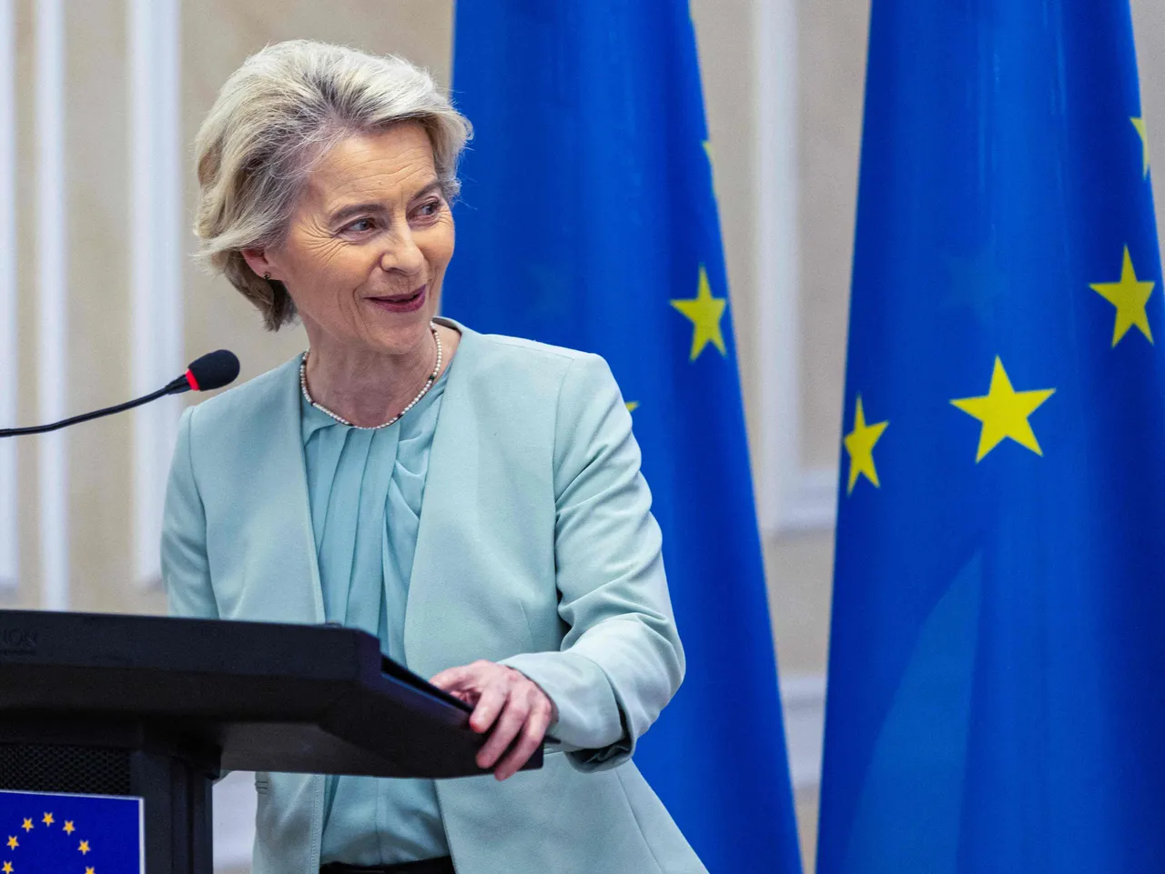 اروپايي ټولنه او ټرمپ د روسیې پر انرژۍ د بندیزونو لپاره د ګډ کار په اړه خبرې کوي