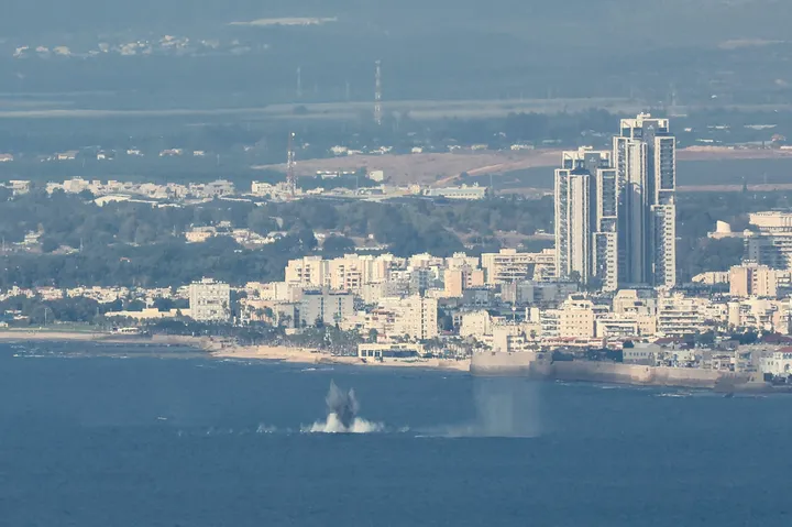 כותרת: בתי הזיקוק בחיפה ייסגרו ב-2029