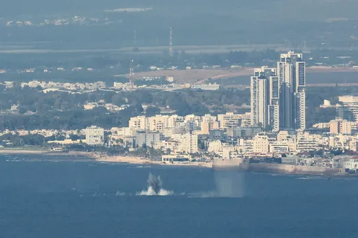 כותרת: בתי הזיקוק בחיפה ייסגרו ב-2029