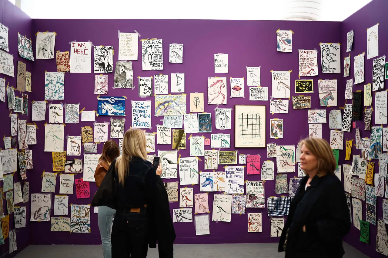 ایا هنر د تبعیض پر خلاف په مبارزه رغنده رول لوبولی شي؟