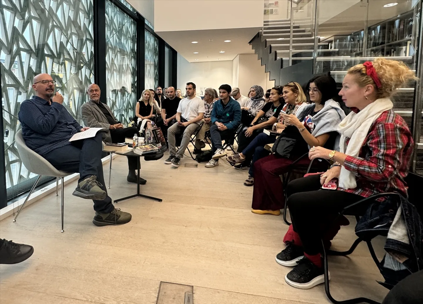 Гамбург Мосулдың алғашқы жылжымалы кітапханасына шабыт болды