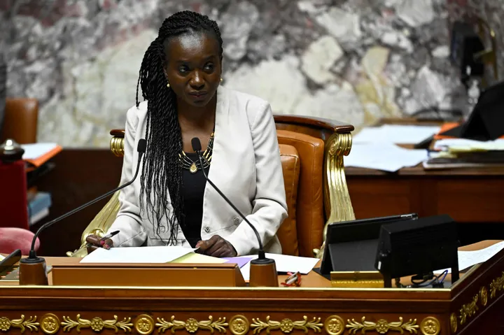 “Une noire n’a rien à faire à ce poste”: la députée Nadège Abomangoli cible d’une lettre raciste