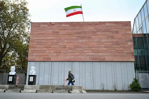 Gjermania ripërsërit thirrjen për qytetarët e saj që të largohen nga Irani