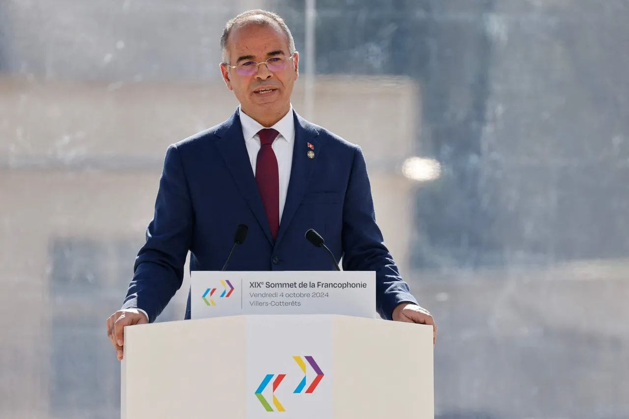 Tunisian president sacks prime minister