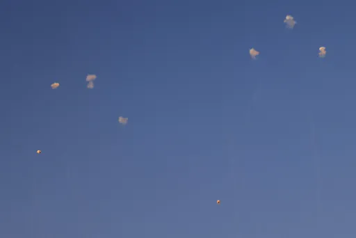 ישראל מבצעת גל תקיפות אוויריות בלבנון, בעקבות "ירי רקטות" — דיווח