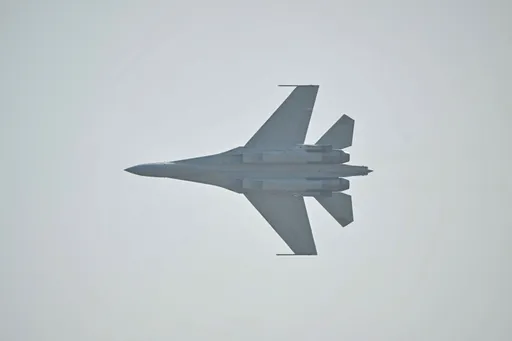 일본과 중국, 전투기 교전에 대한 상반된 주장 제기