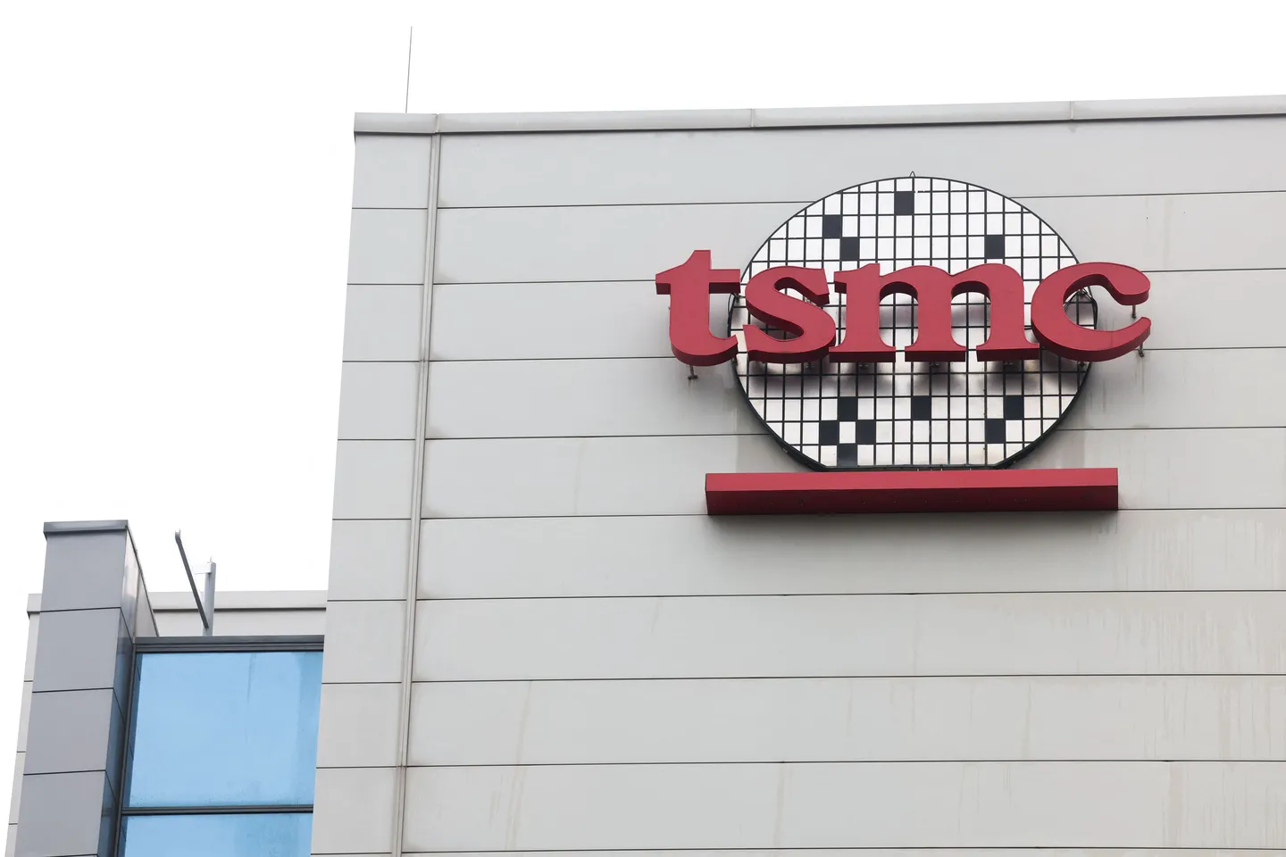 Lanțul de aprovizionare secret: Cum au ajuns cipurile TSMC în cea mai recentă tehnologie AI a Huawei