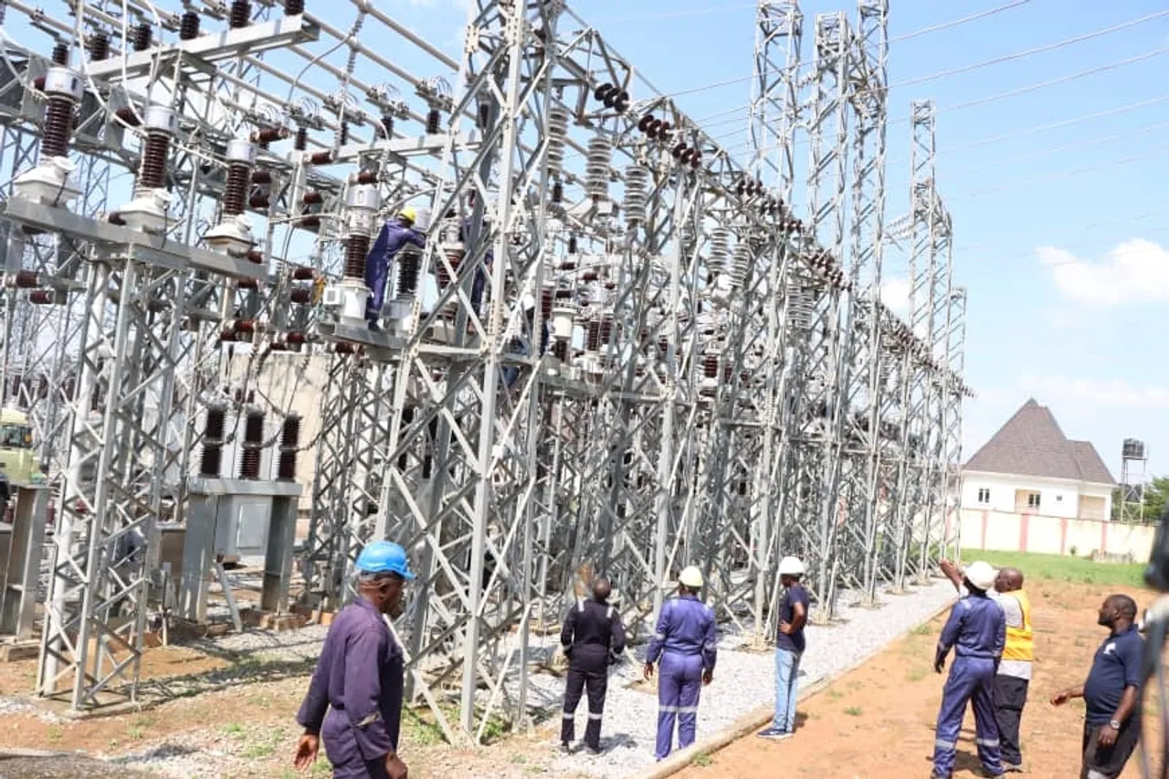 Lagos goment sign new light deal wey go ginger electricity supply