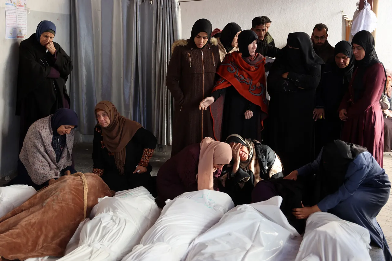 İzrail Ğazzägä 54 fälästinle mäyeten tapşırdı