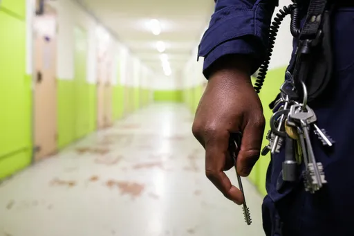 ACOD stelt Gevangeniswezen in gebreke wegens "gevaarlijke en structurele" overbevolking