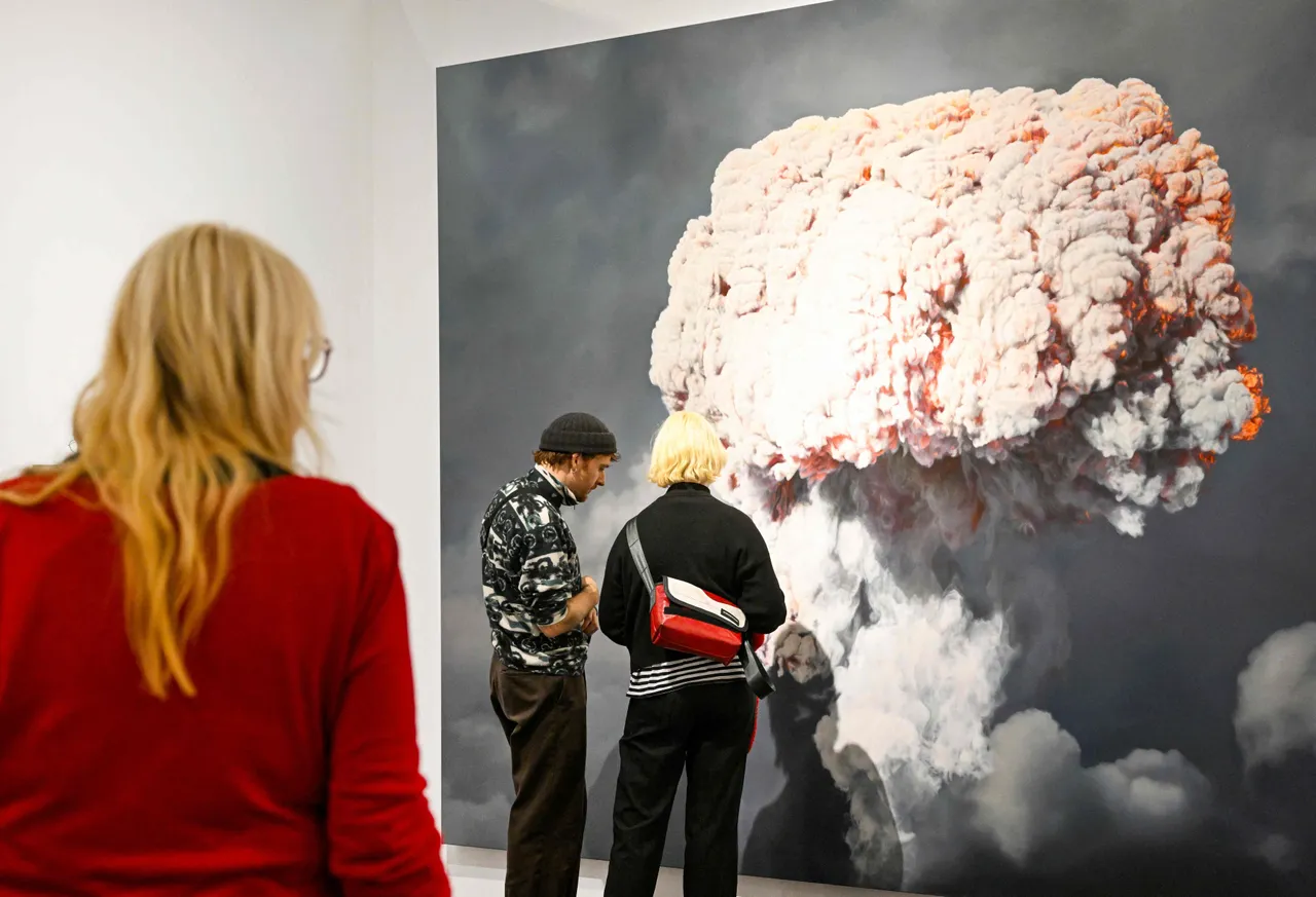 یو مهربانه زړه: څنګه هنر کولی شي خلک ډیر خلاص ذهن لرونکي کړي، او لږ زینوفوبیک کړي