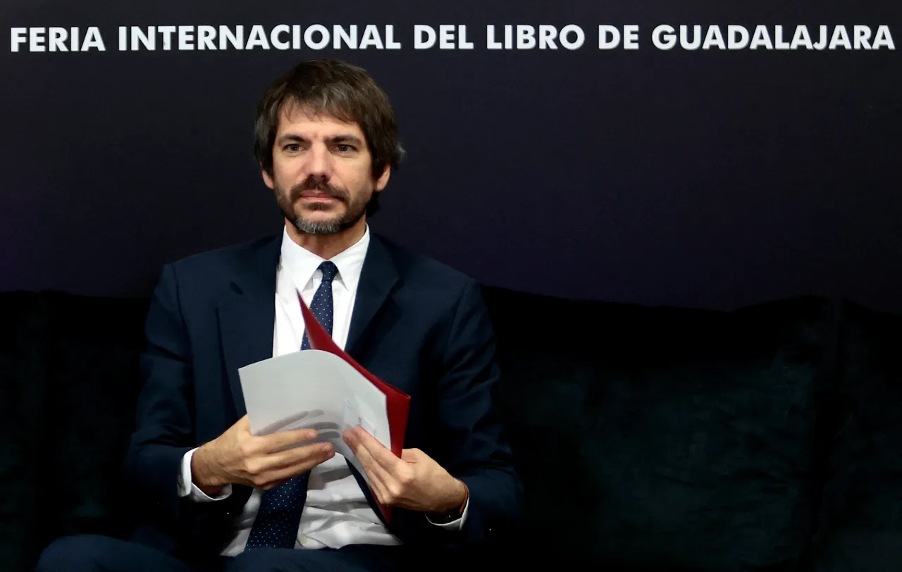 Испания Трампка кайрылуу жасоонун "такыр пайдасыз" экенин билдирди