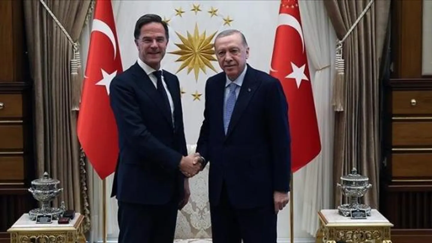 Ärdoğan Rutte belän telefonnan söyläşte