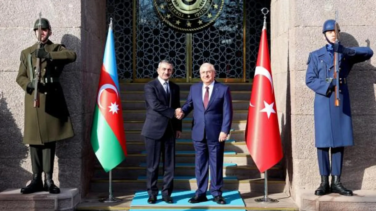 مىنىستىر گۈلەر ئەلچىن گۇلىيېۋنى قوبۇل قىلدى