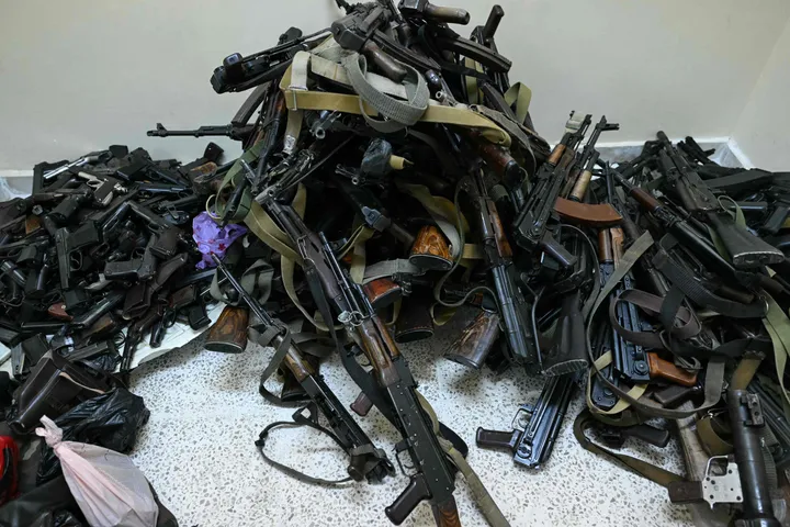 Angola seizes 30,000 firearms from security companies