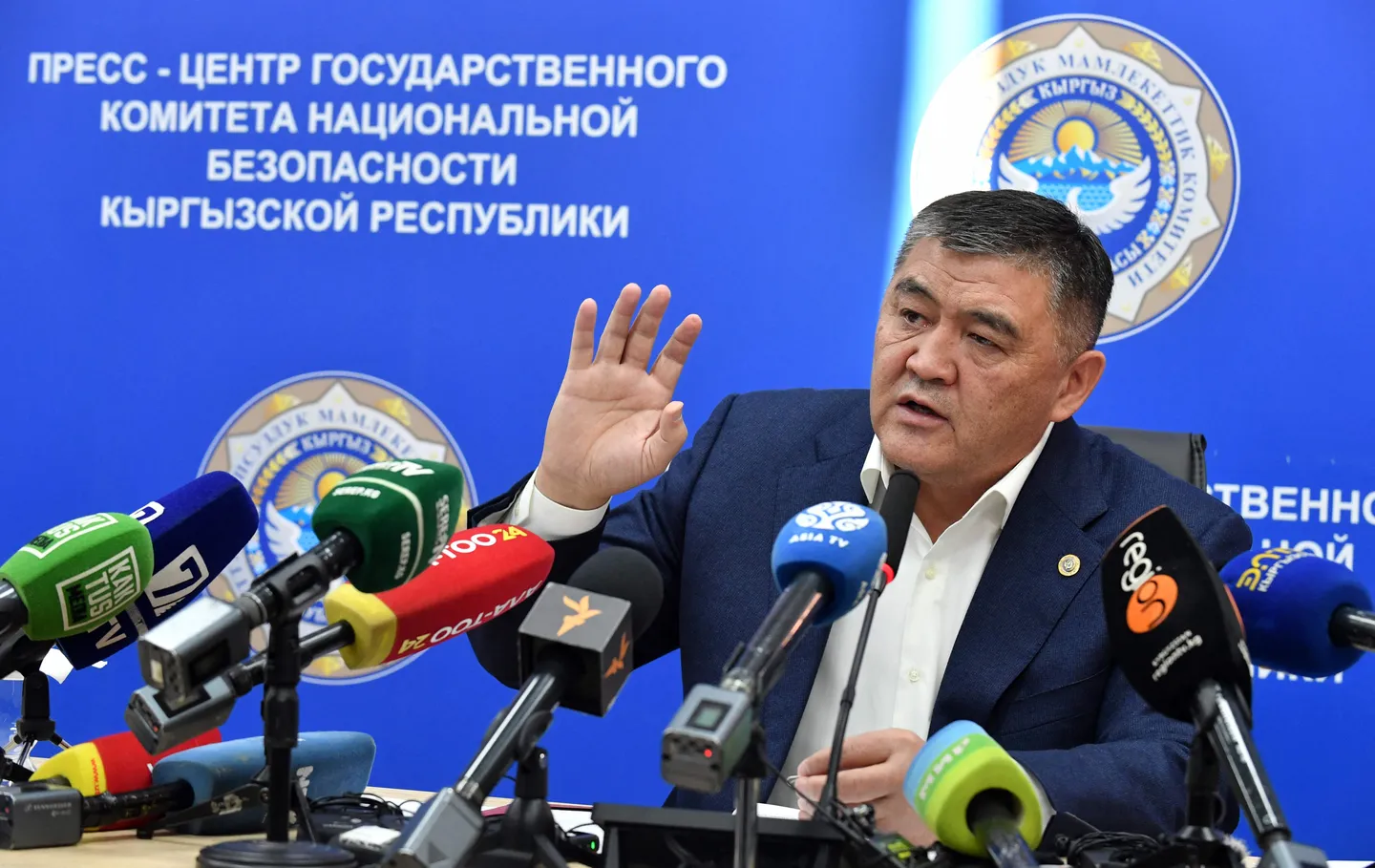 Кыргызстан призывает трудовых мигрантов вернуться на родину