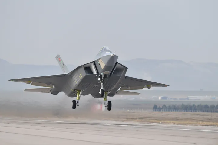 Түркияның жергілікті «KAAN» жойғыш ұшағы жаһандық сенімге қалай ие болды?