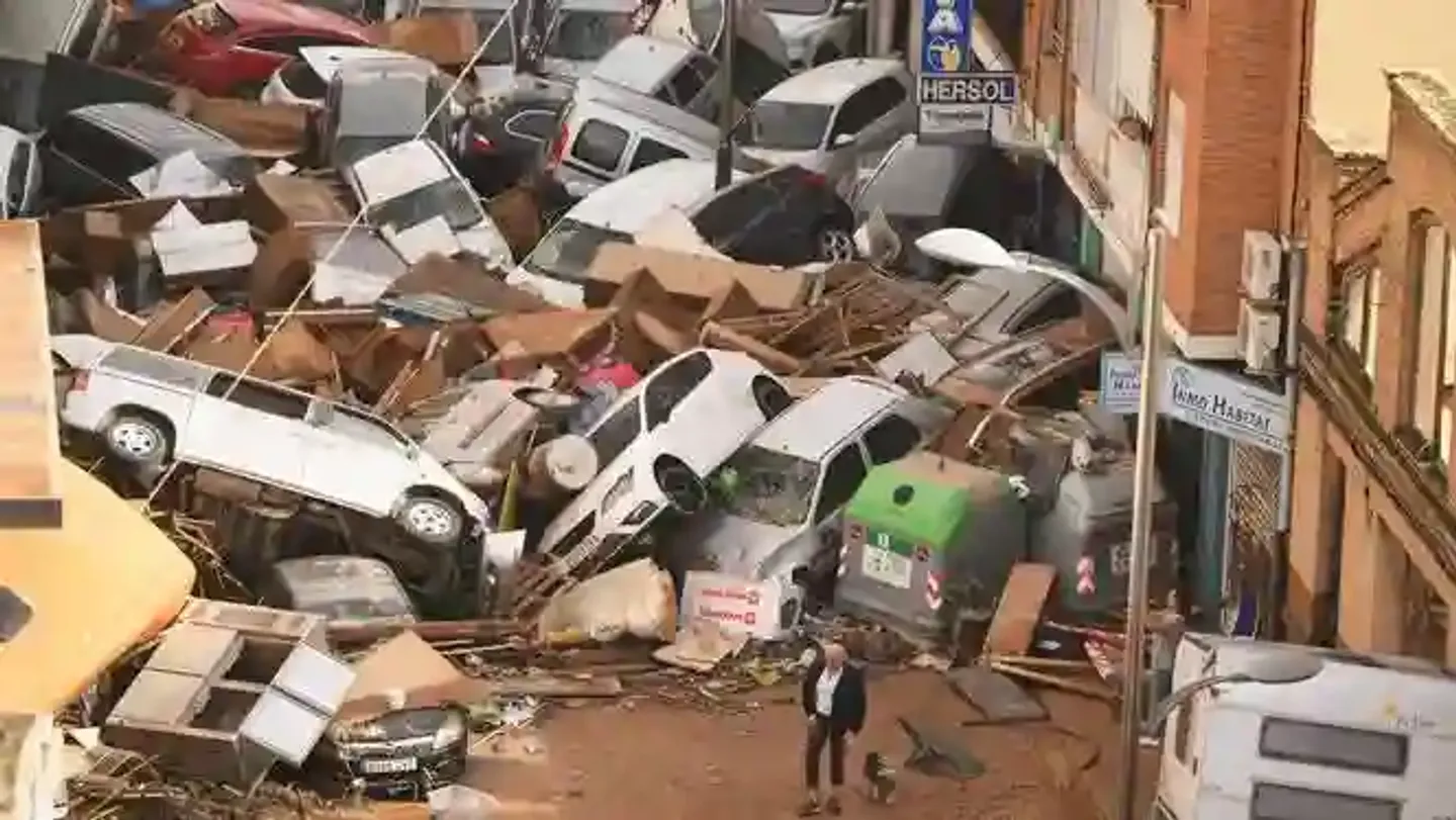 Tragedia en España por inundaciones: cambio climático intensificó lluvias
