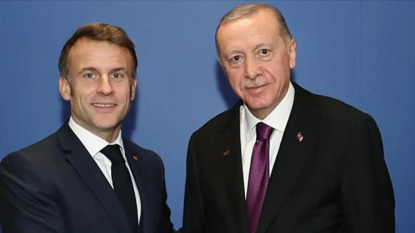 ئەردوغان ماكرون بىلەن تېلېفونلاشتى