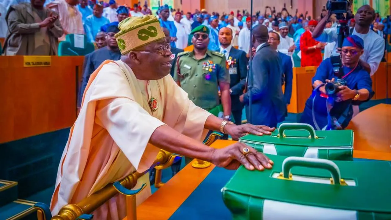 Shuguba Tinubu ya rattaba hannu kan kasafin kudin Nijeriya na 2026, ya tsawaita wa'adin na 2025