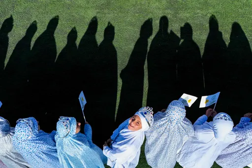 ٹورنٹو کی ایک لائبریری میں با حجاب عورت مذہبی تعصب کے حملے کی شکار