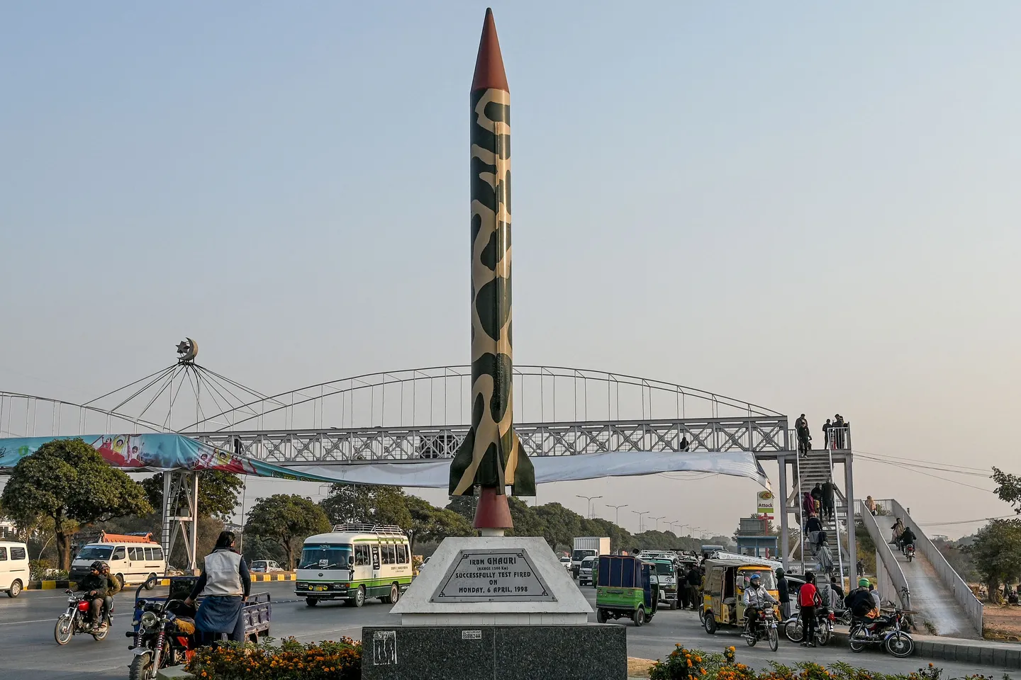 Pakistan flexes military muscle with 2nd missile test amid India standoff