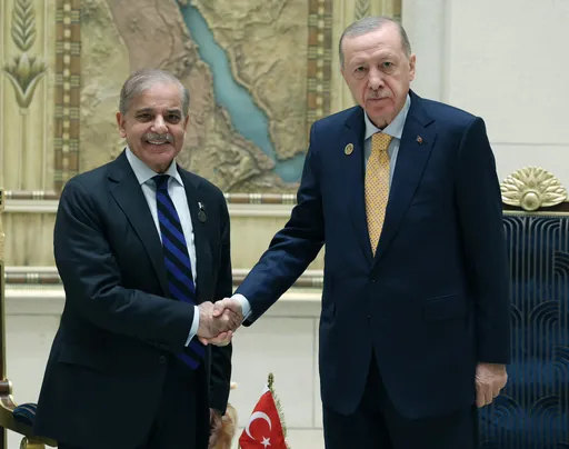 شریف از«نقش سازنده» انقره در تسهیل آتشبس بین اسلامآباد و کابل تقدیر کرد