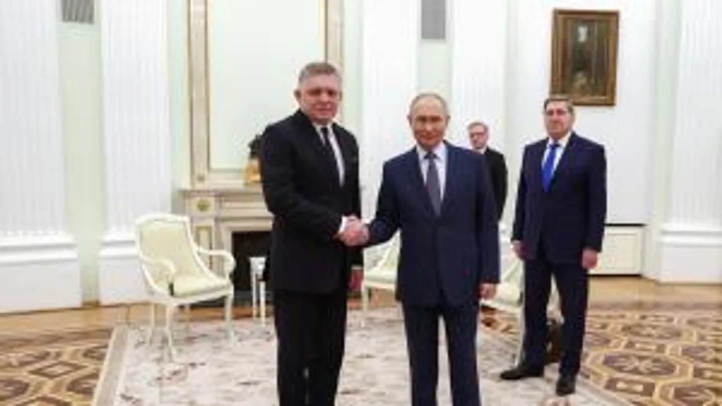 پۇتىن سلوۋاكىيە باش مىنىستىرىنى قوبۇل قىلدى