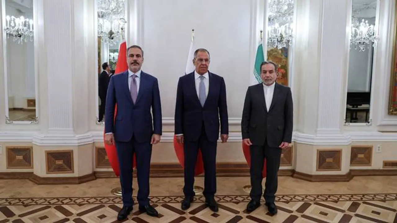 Türkiye, Rusia e Irán se reúnen en Qatar para una solución a crisis siria