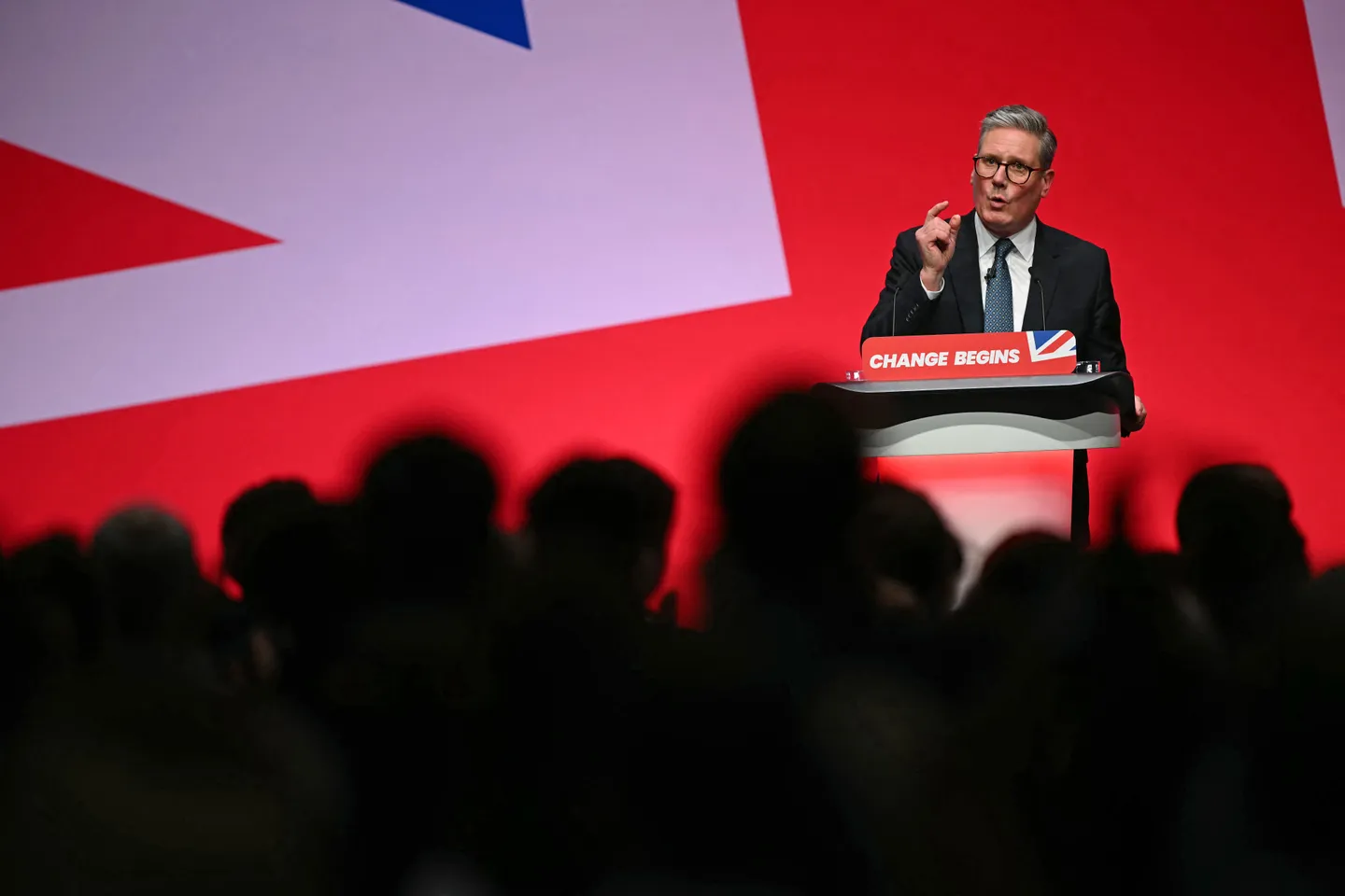 Улуу Британиянын премьер-министри Стармер Палестина боюнча британиялыктарга чыккынчылык кылууда