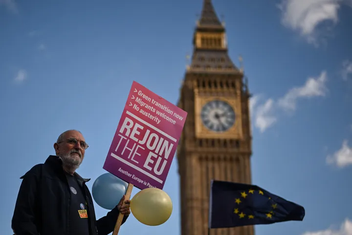 A kapcsolatok „újrarendezéséről” állapodott meg Nagy-Britannia és az EU