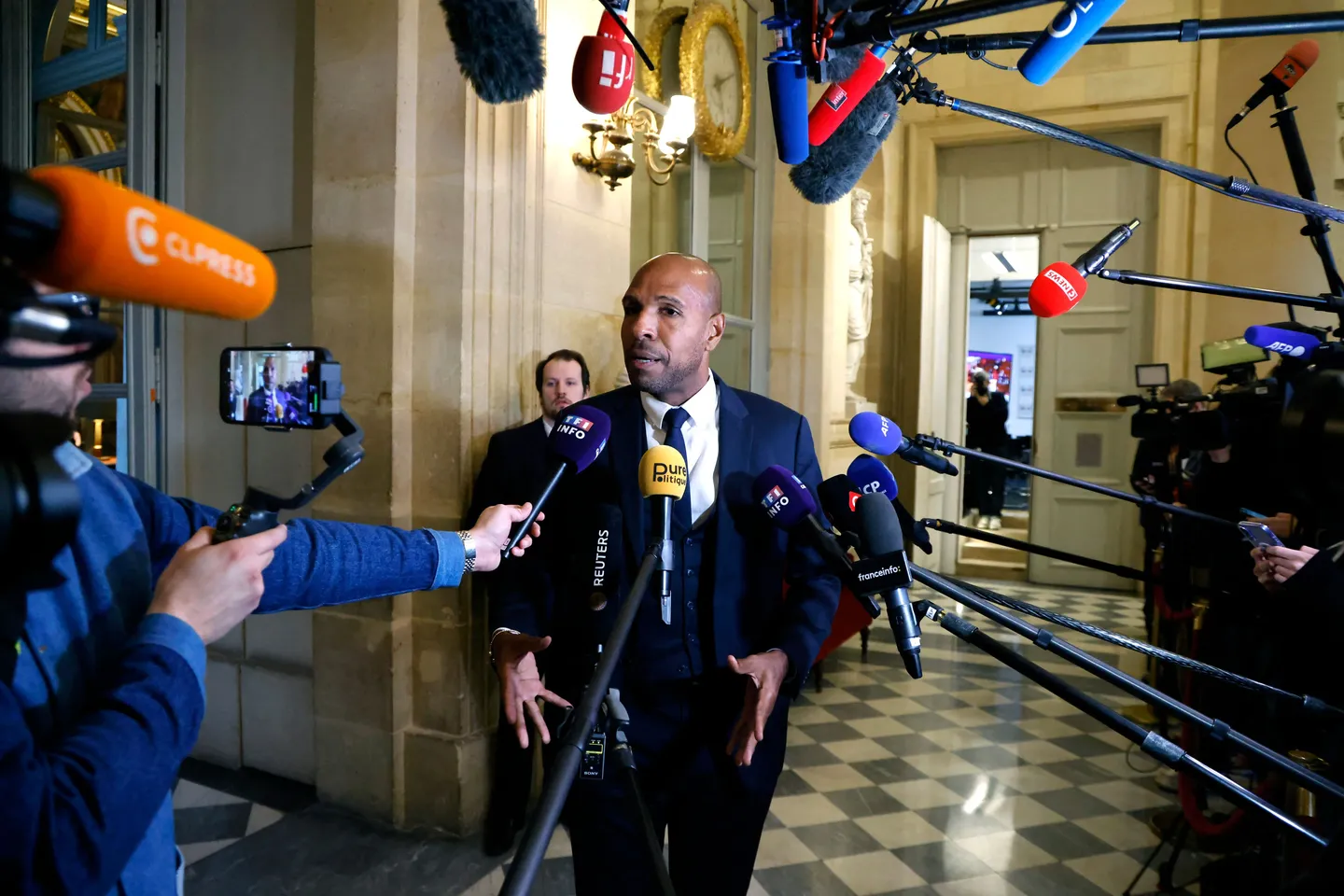 Un député guadeloupéen devient citoyen béninois pour dénoncer la xénophobie en France