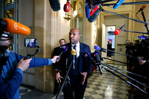 Un député guadeloupéen devient citoyen béninois pour dénoncer la xénophobie en France