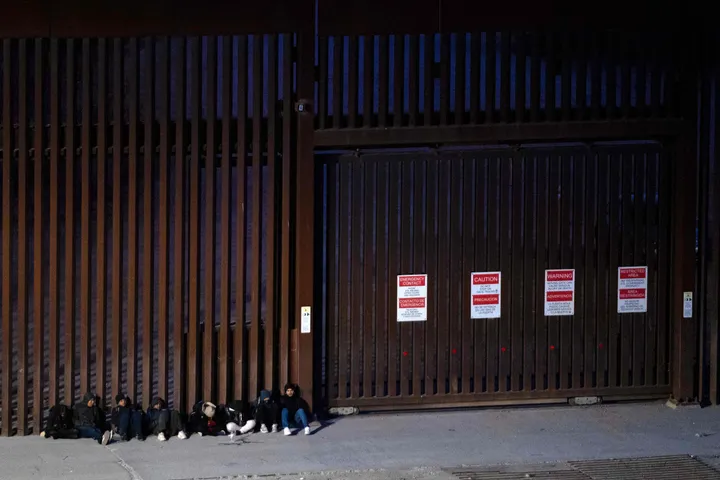 ShBA-ja ndalon aplikimet për azil për shtetasit e 19 vendeve pas sulmit ndaj Gardës Kombëtare