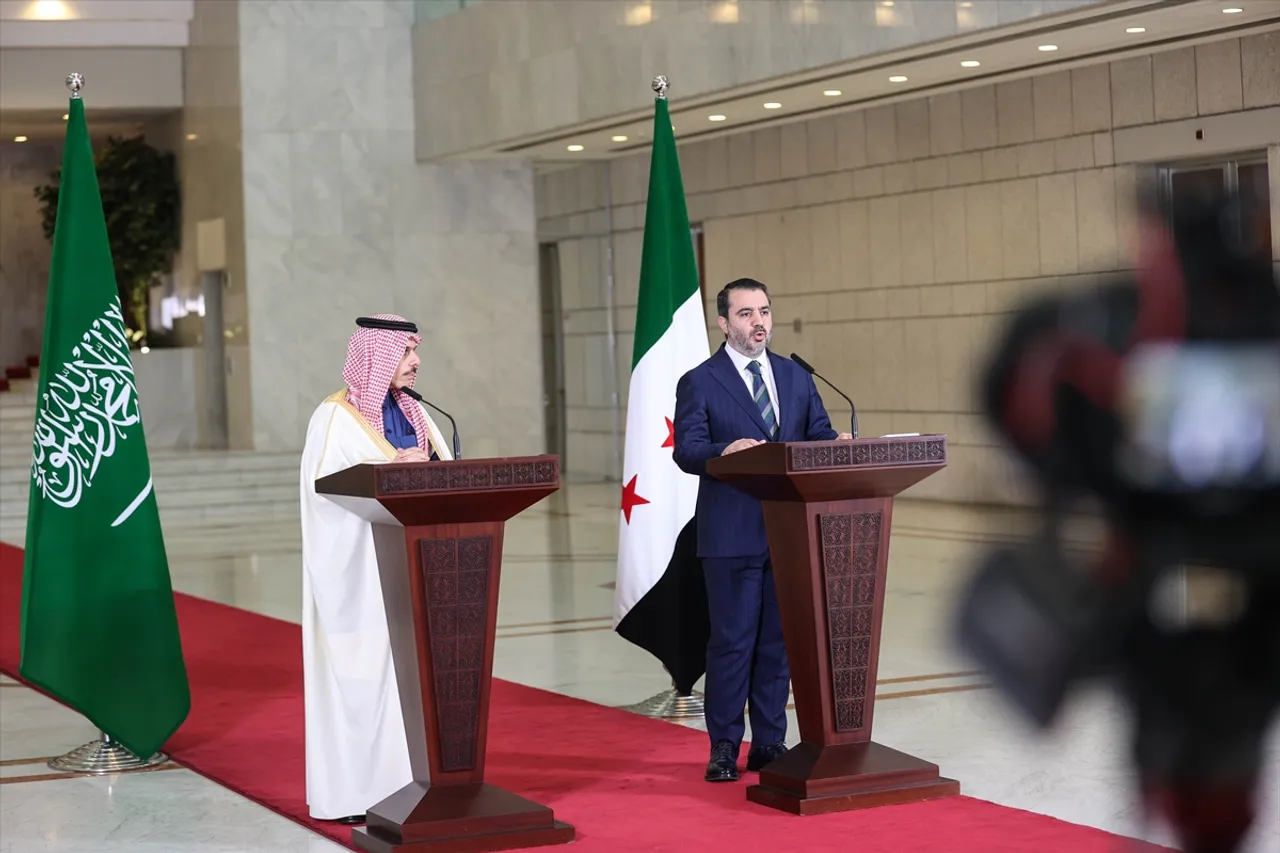 د سوریې رسنۍ: د سعودي پلاوی دمشق ته رسیدلی، د میلیاردونو پانګوونې هدف لري