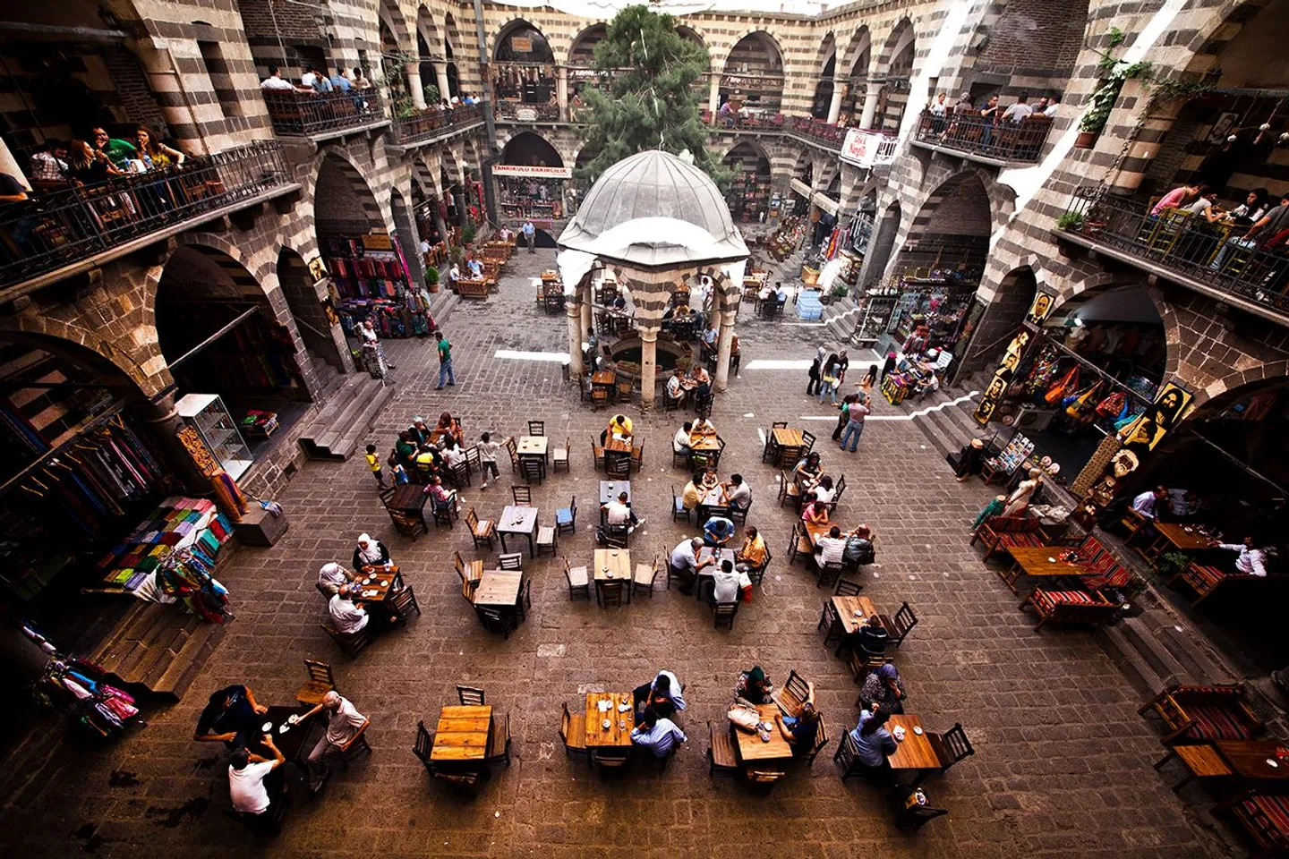 400-годишен асирийски базар в Мардин беше реставриран