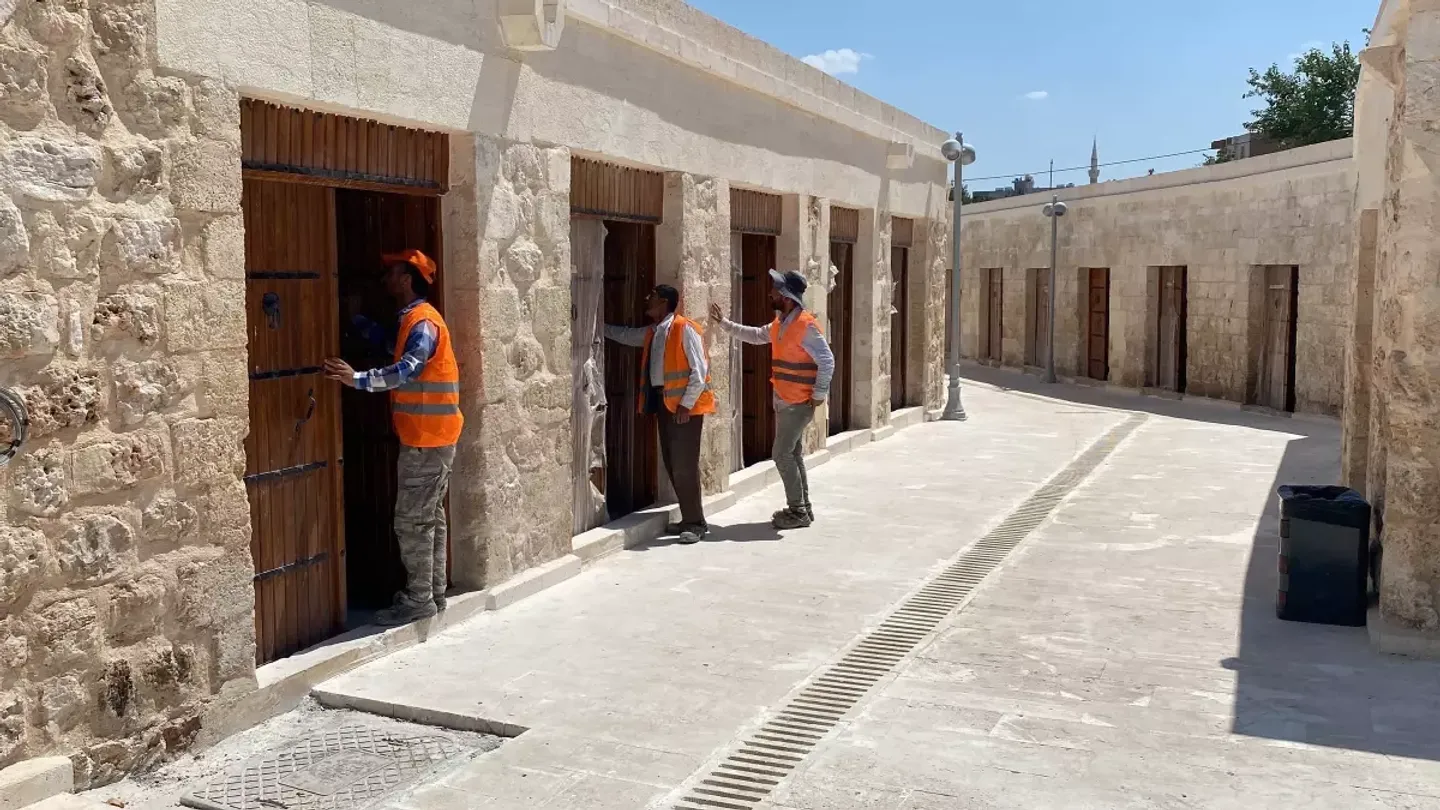 400 yıllık Assiriya bazarı restavraśiyälenep qabat açıldı