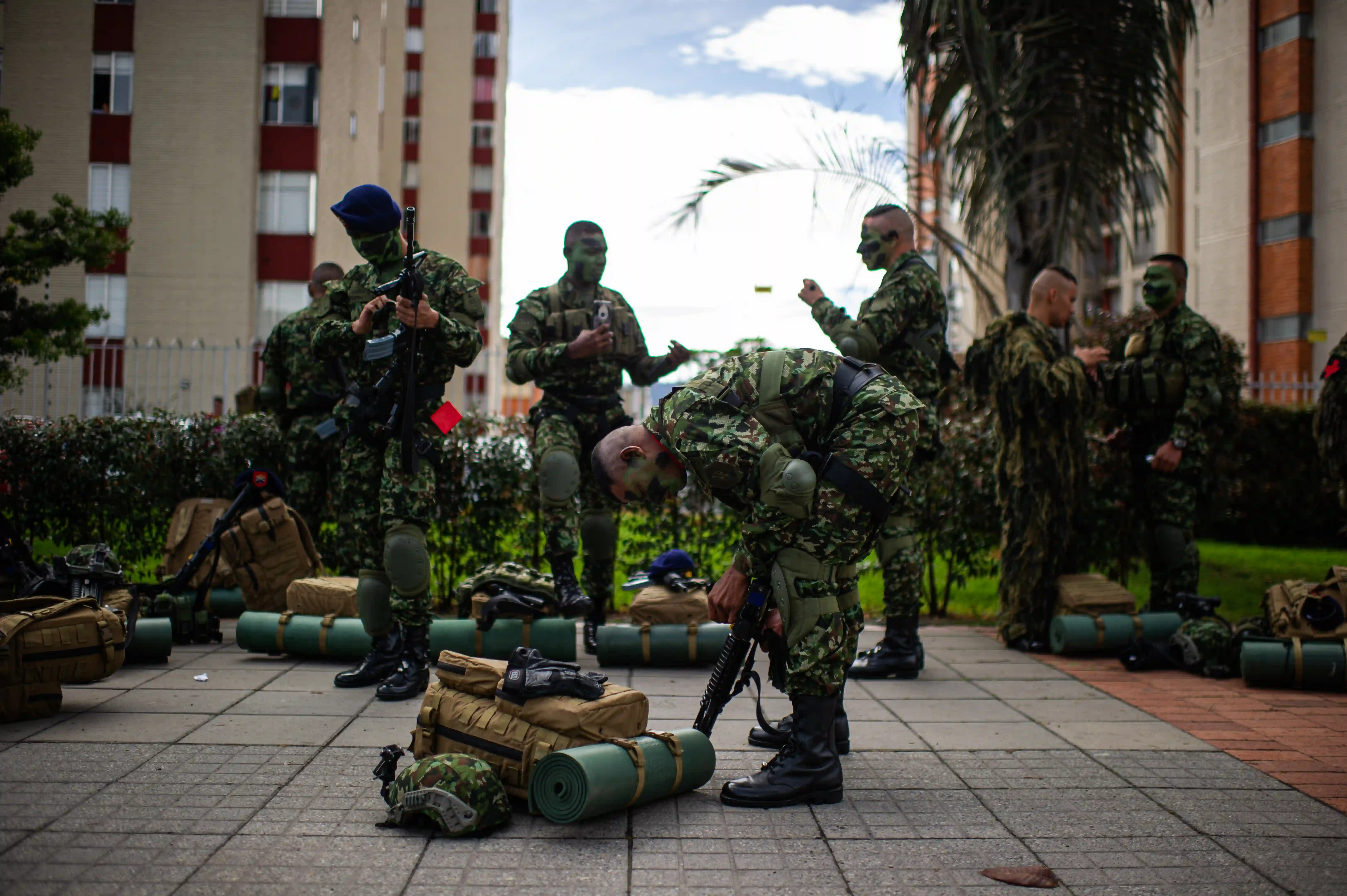 De soldados a mercenarios: Colombia en la maquinaria global de guerra