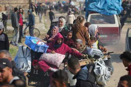 Far-righters go ballistic as French court grants refugee status to anyone from Gaza