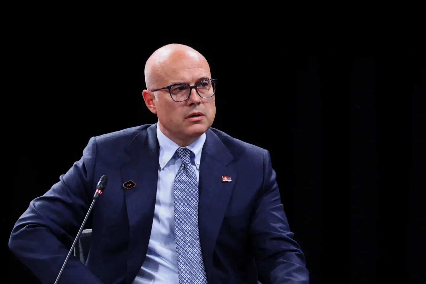 Serbian pääministeri eroaa joukkoprotestien jälkeen kuolonuhreja vaatineen katon romahtamisen vuoksi