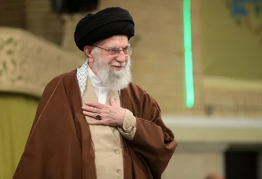 Hogyan befolyásolja Hamenei halála a hatalmi egyensúlyt Iránban?
