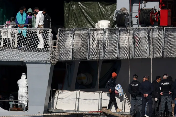 تقرير: عشرات آلاف الإعادات القسرية لطالبي اللجوء على حدود الاتحاد الأوروبي خلال 2025