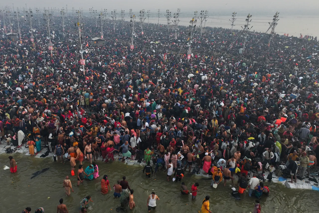 Lebih 30 maut dalam rempuhan di festival keagamaan terbesar dunia di India