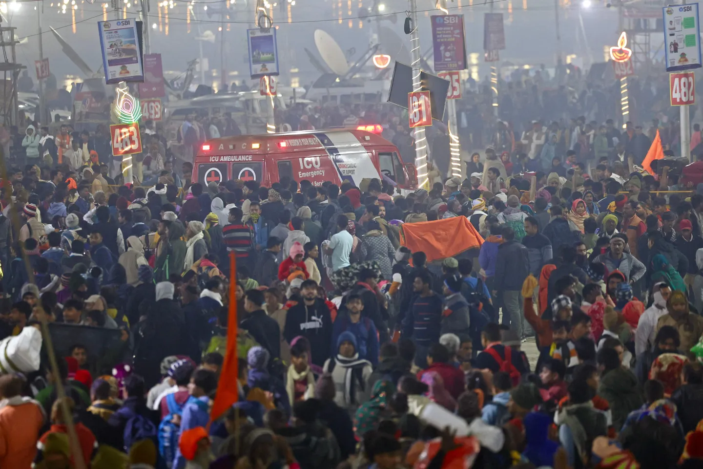 Wybuch paniki na hinduistycznym festiwalu w Indiach, ofiary śmiertelne