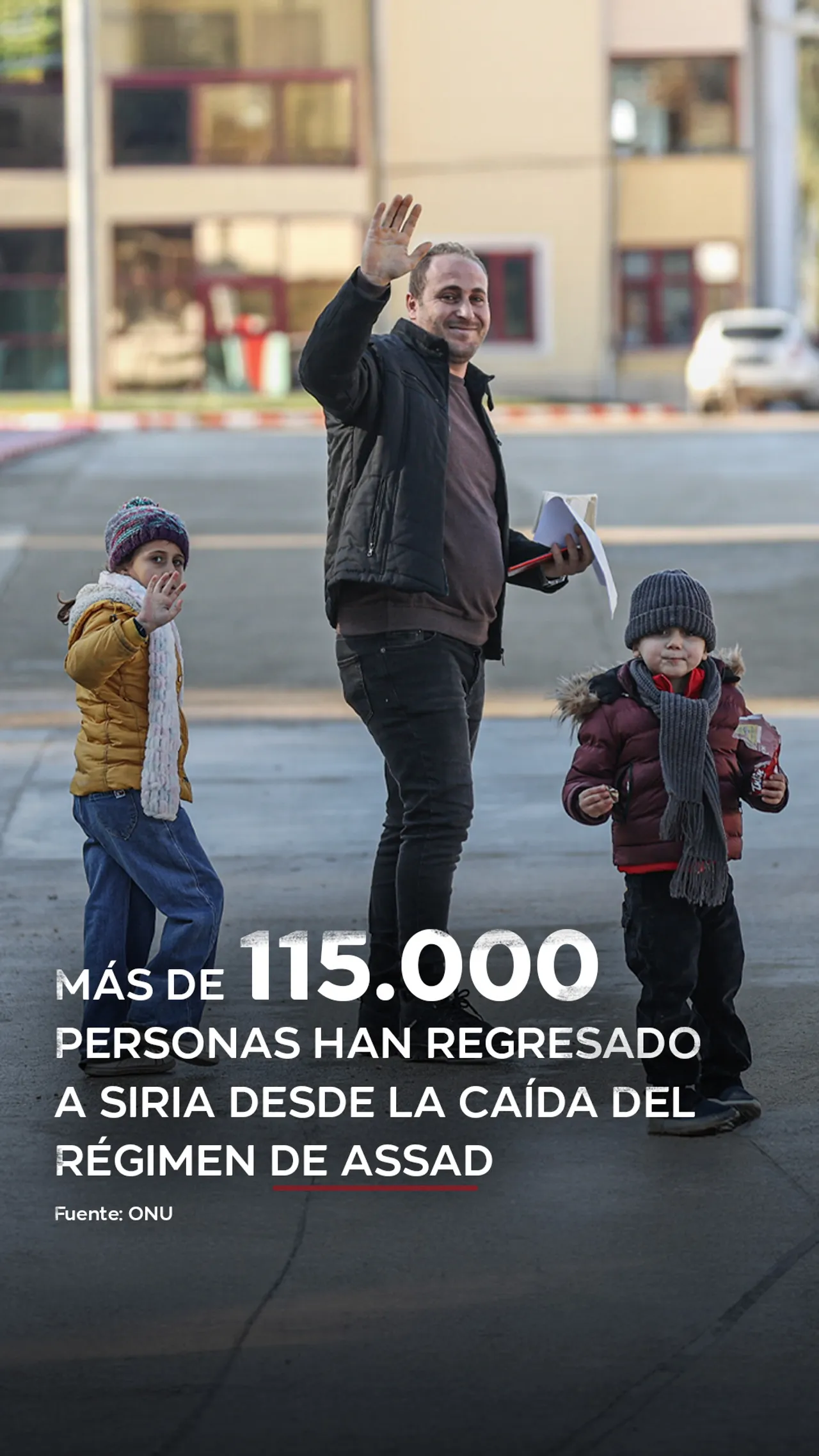 Miles de personas regresan a Siria