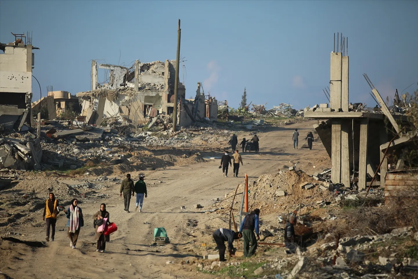 “Xamas”: “Fälästin çit il idaräsen qabul itmäyäçäk, qoralların taşlamayaçaq”