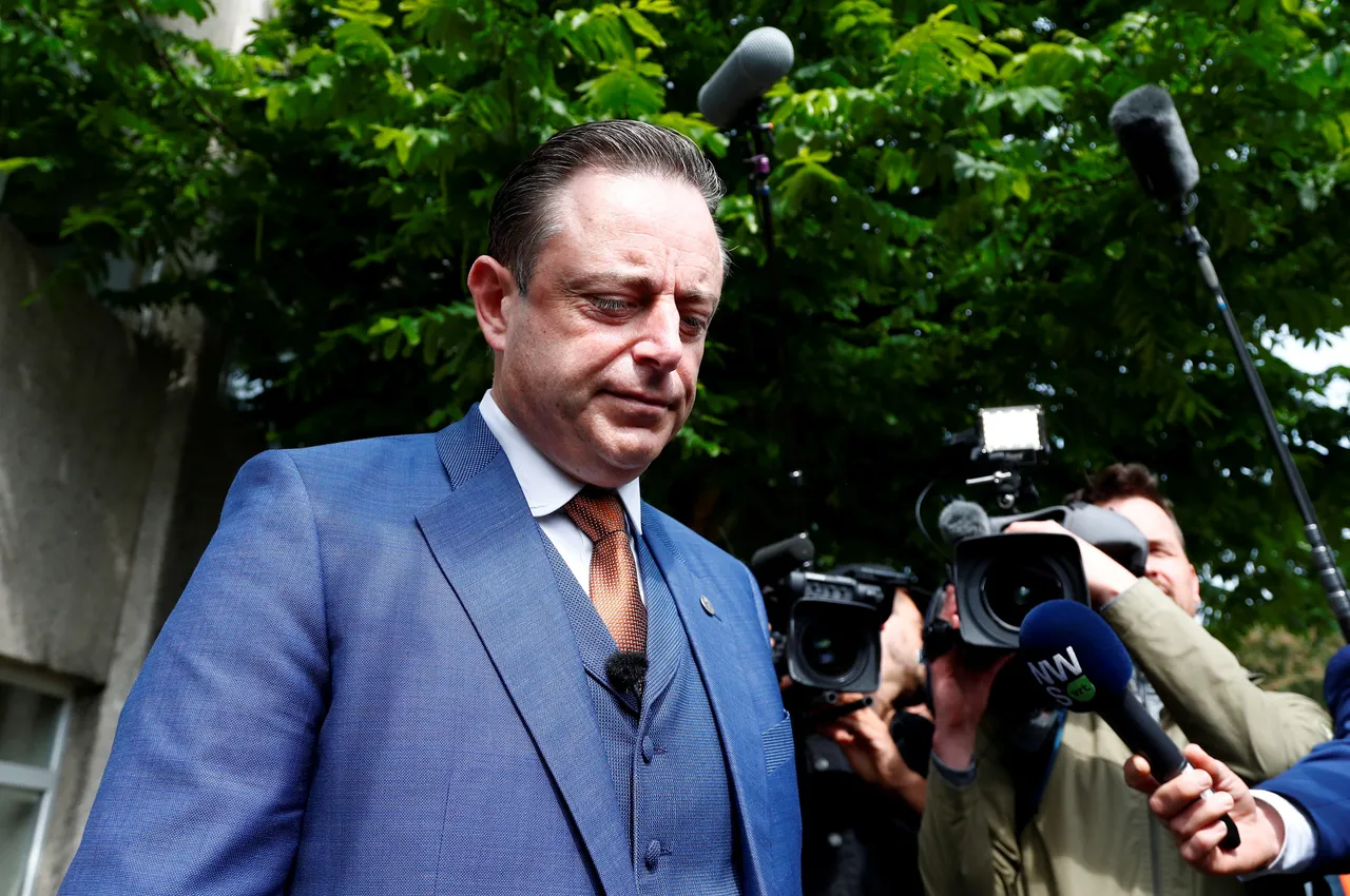 Regering De Wever haalt 459 miljoen euro bij federale ambtenaren o.a. via aanwervingsstop