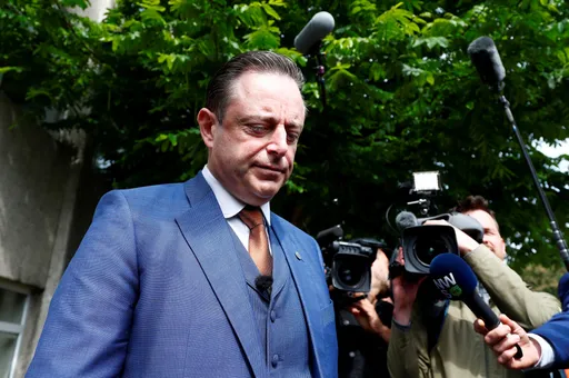 Regering De Wever haalt 459 miljoen euro bij federale ambtenaren o.a. via aanwervingsstop