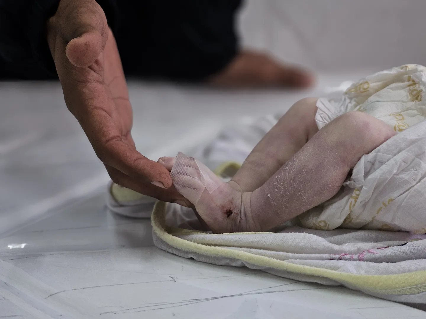 Kolejny noworodek zamarzł na śmierć w Strefie Gazy, bilans ofiar wzrósł do 8