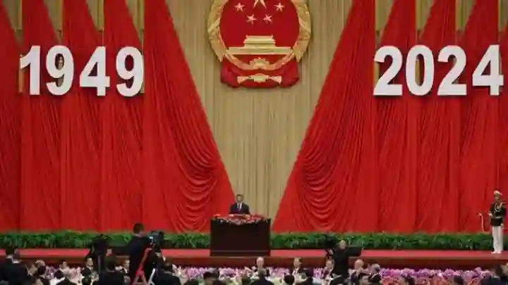 Xi face aux défis internes et externes de la Chine qui vient de fêter ses 75 ans